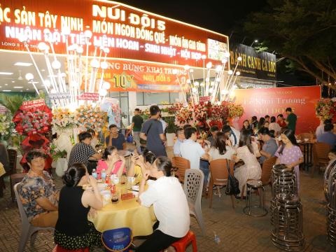 Không gian CN5 - Nhà Hàng Núi Đôi 5
