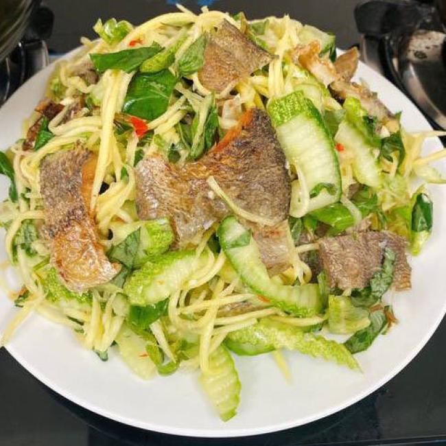 Gỏi xoài khô các sặc